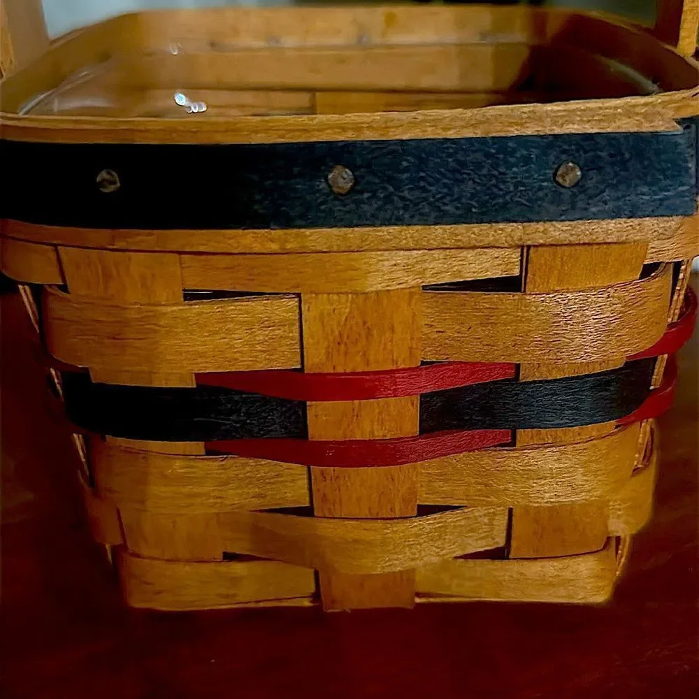 Longaberger Signed 1993 Inaugural Basket!